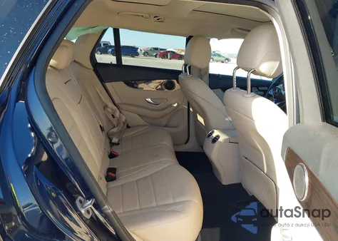 2022 Mercedes-Benz Glc 300 Suv z USA, uszkodzony, nr VIN W1N0G8DB4NG059517